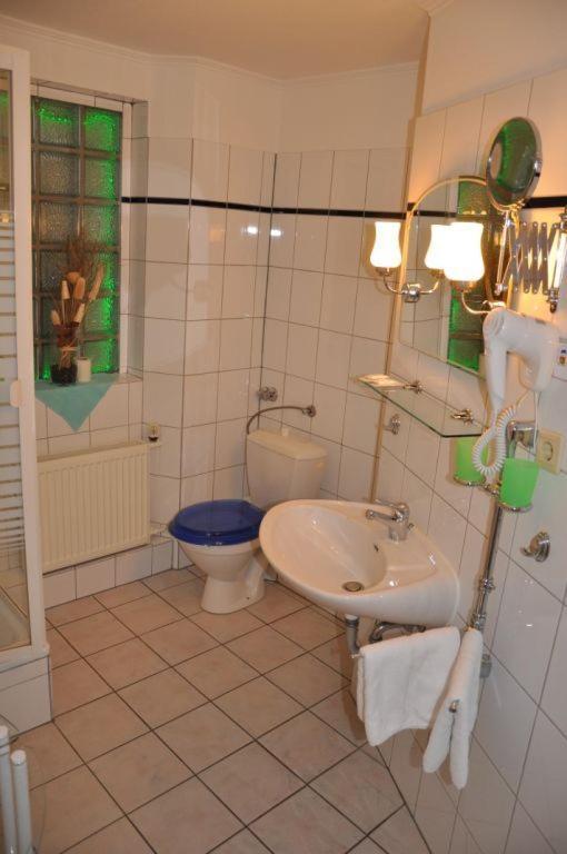 Hotel-Cafe Kampe Нордерштедт Экстерьер фото